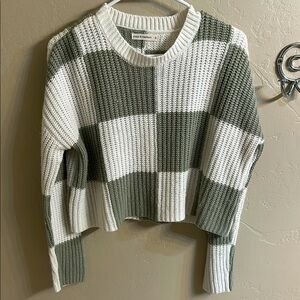 Women's Green and White Sweater